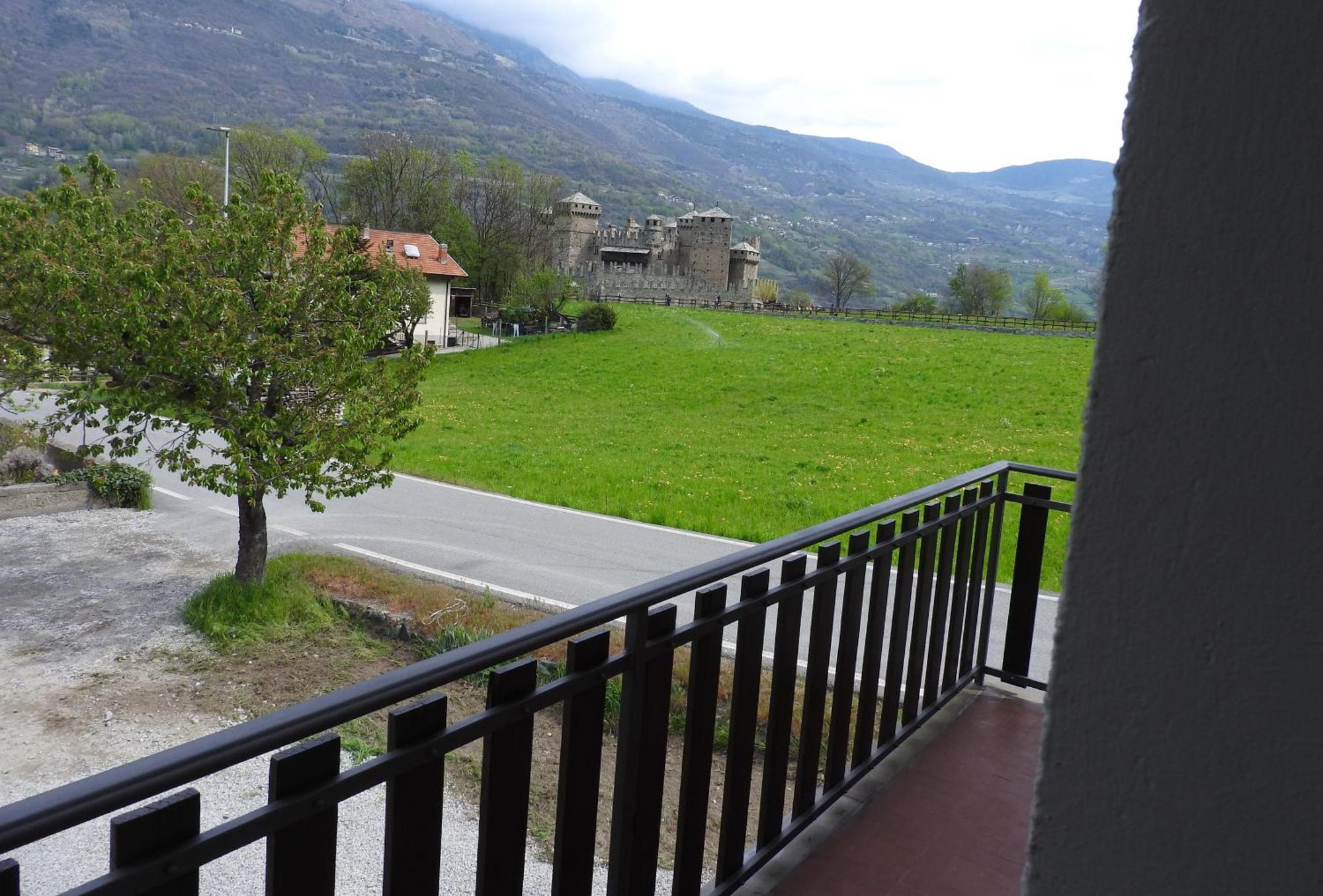 Vue Du Chateau Villa Fenis Dış mekan fotoğraf