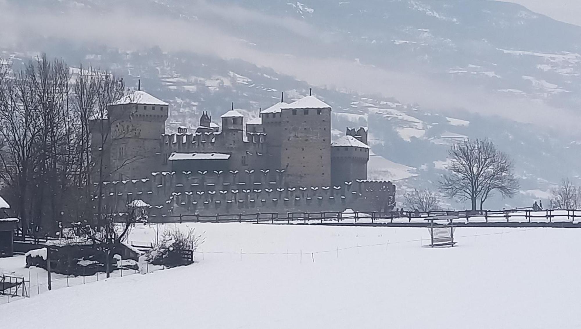 Vue Du Chateau Villa Fenis Dış mekan fotoğraf